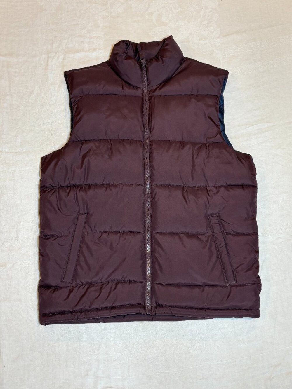 Old Navy Puffer Vest Size Medium